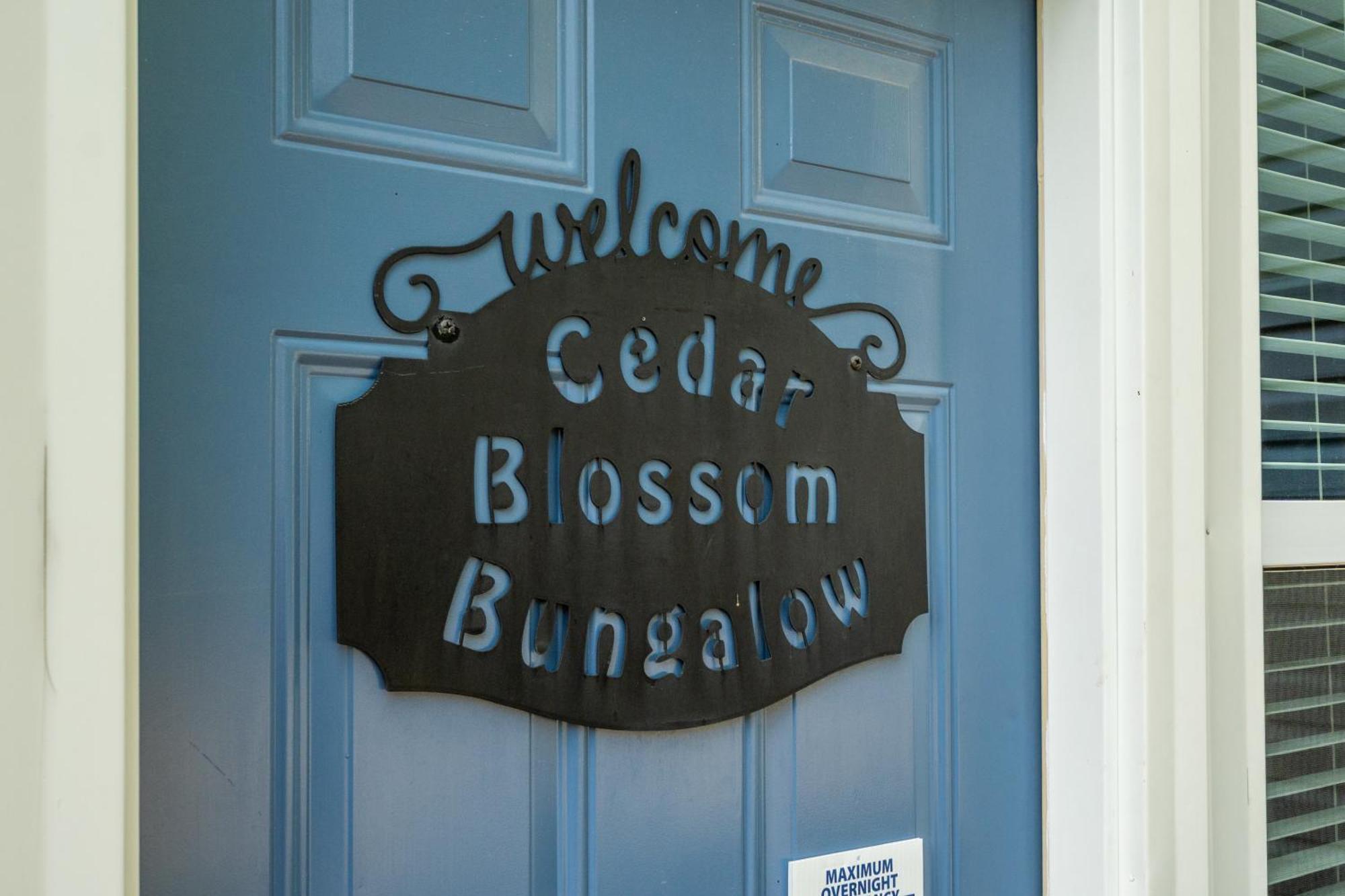Cedar Blossom Bungalow Is A Cozy Getaway With A 5 Minute Walk To Downtown! Гот-Спрінґс Екстер'єр фото