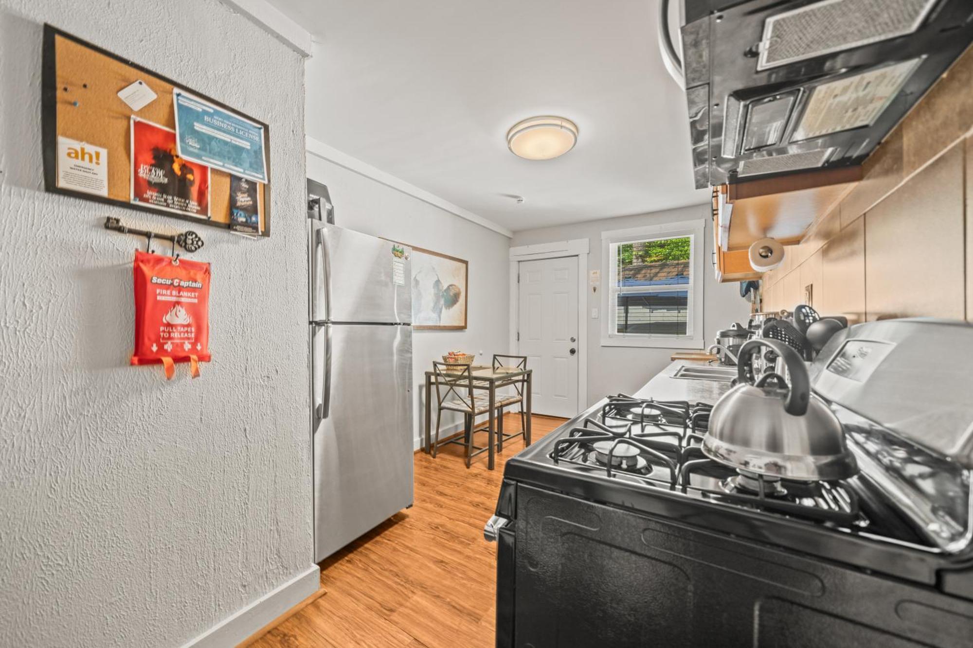 Cedar Blossom Bungalow Is A Cozy Getaway With A 5 Minute Walk To Downtown! Гот-Спрінґс Екстер'єр фото
